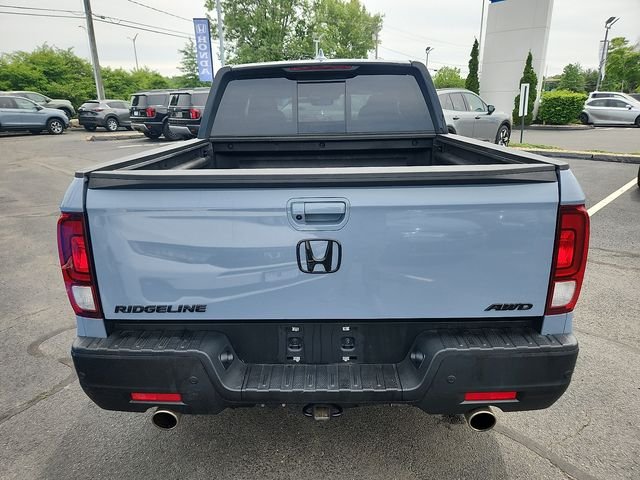 Certified Used 2023 Sonic Gray Pearl Honda AWD BLACK EDITION image 5