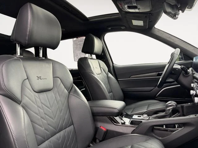 Used 2025 Black Kia SX-Prestige X-Line image 12
