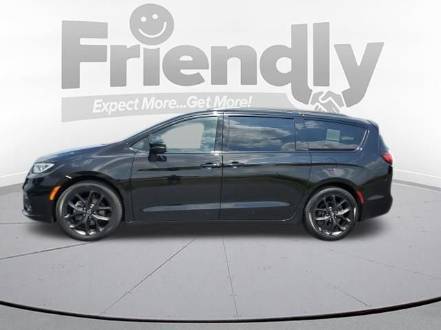 Used 2026 Black Chrysler Limited image 2