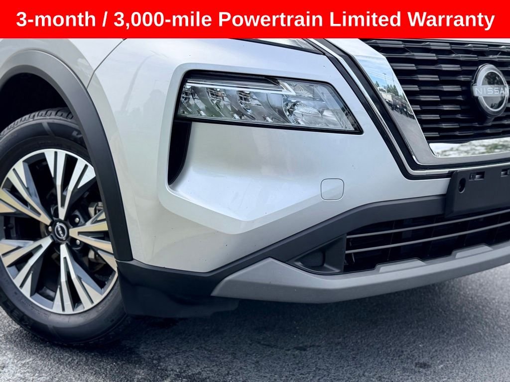 Used 2023 Silver Nissan SV image 3