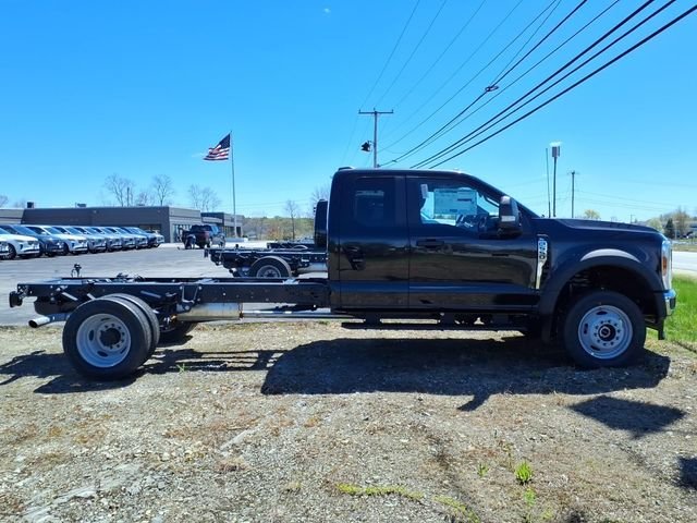 New 2026 Agate Black Metallic Ford F-550® XL image 5