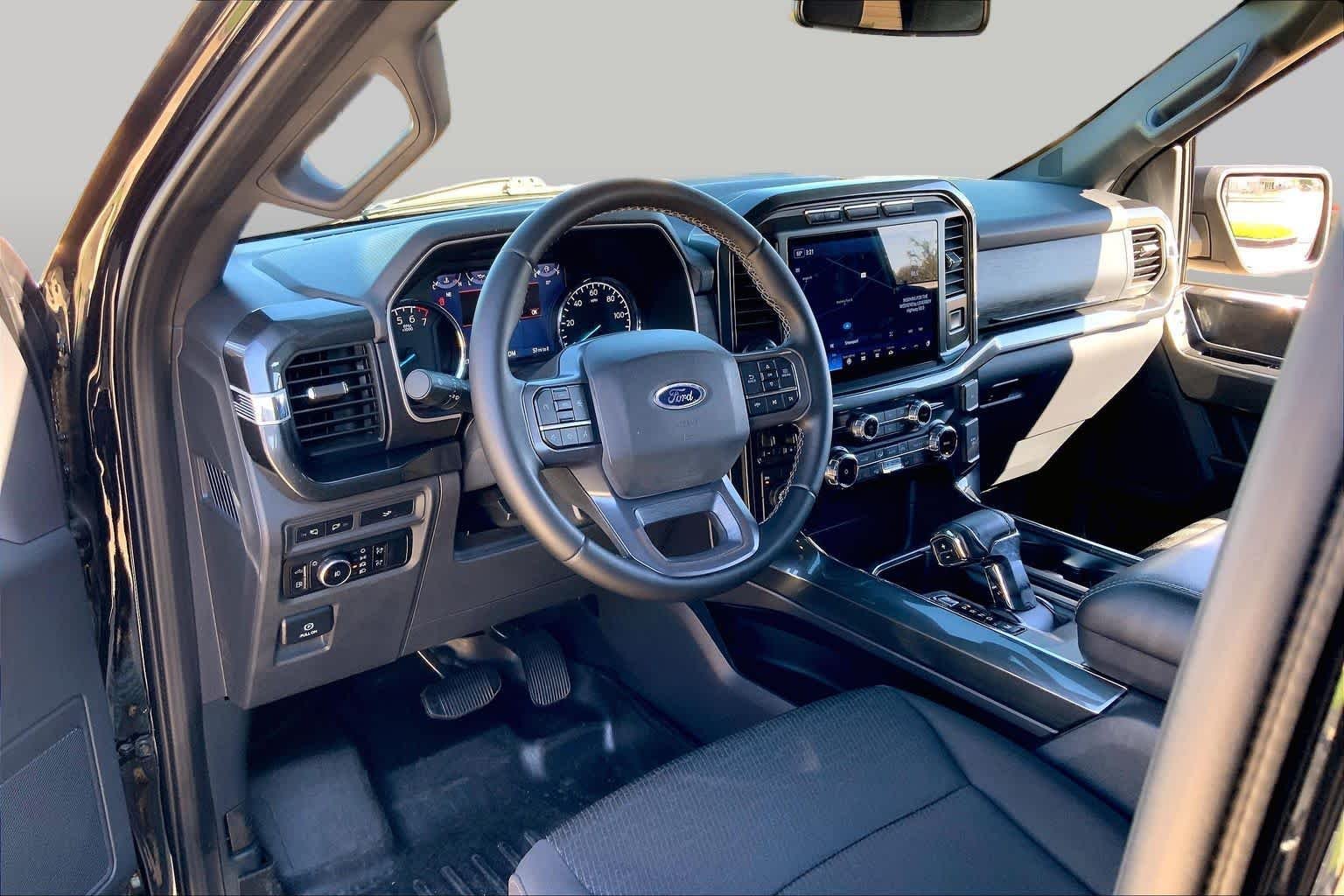 Used 2023 Agate Black Metallic Ford XLT image 17