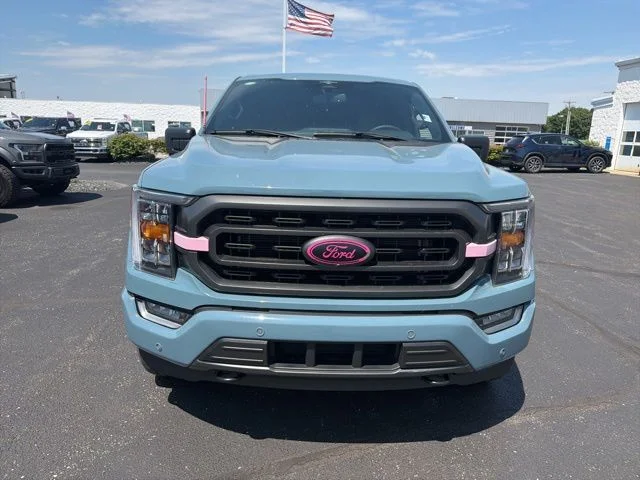 Used 2023 Blue Ford XLT image 3