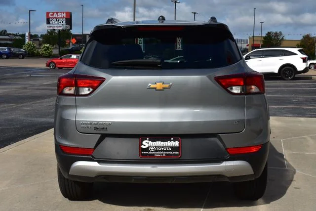 Used 2025 Gray Chevrolet LT image 6