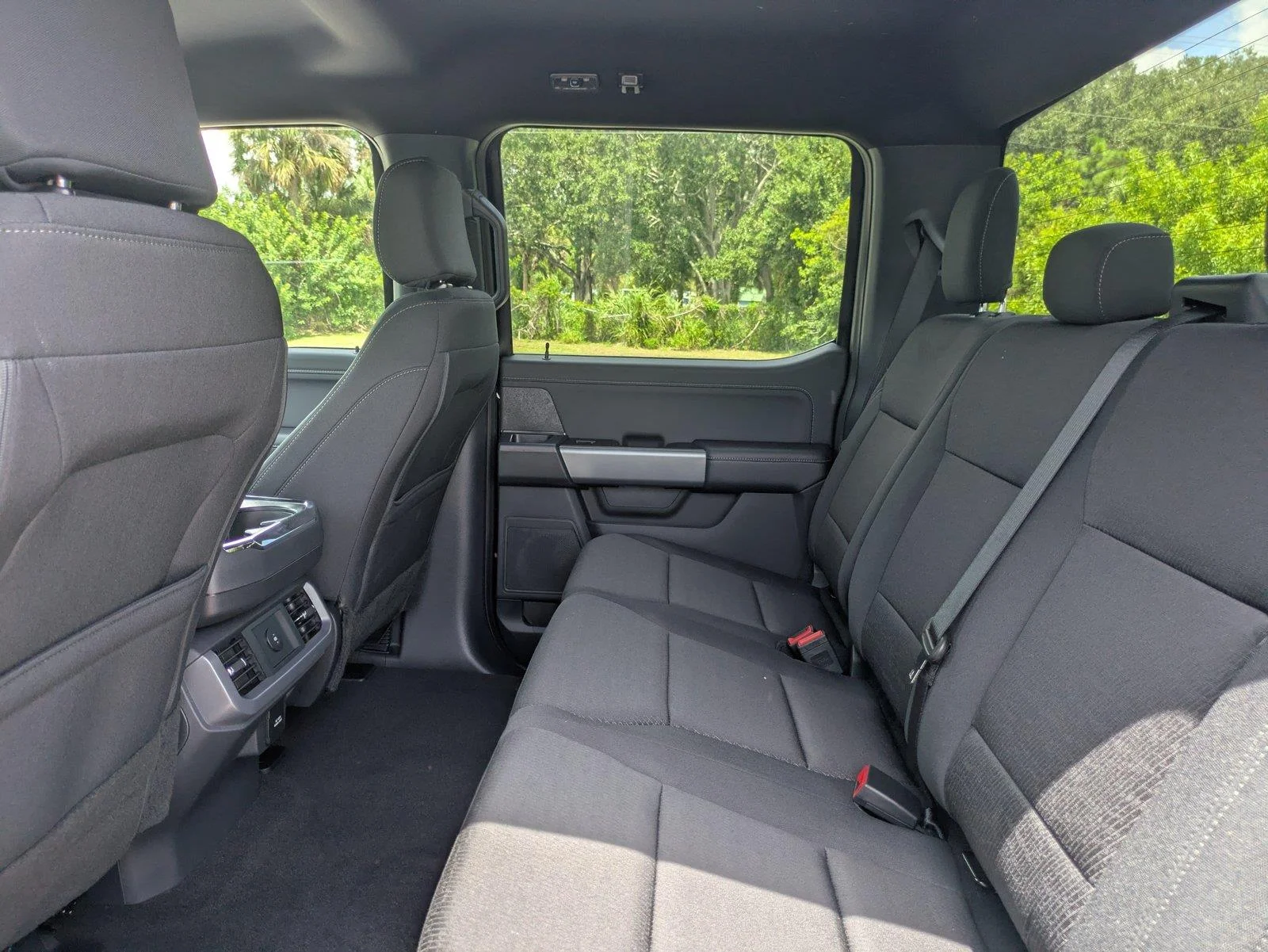 New 2026 Agate Black Metallic Ford XLT image 14