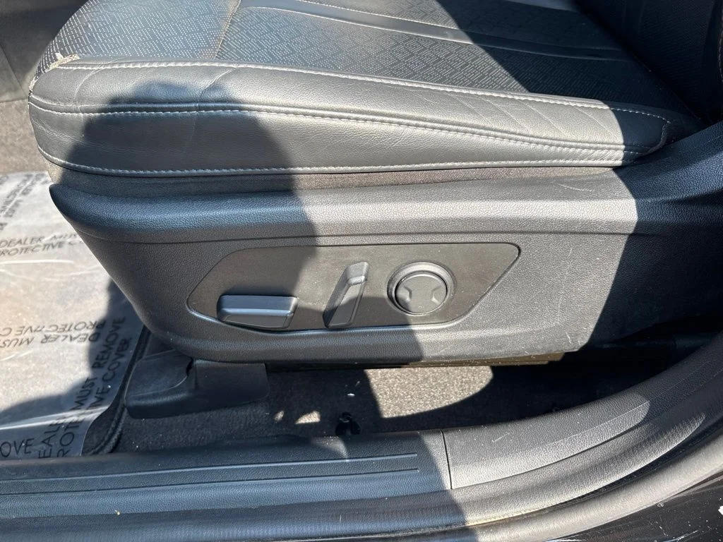Used 2023 Black Kia EX image 16