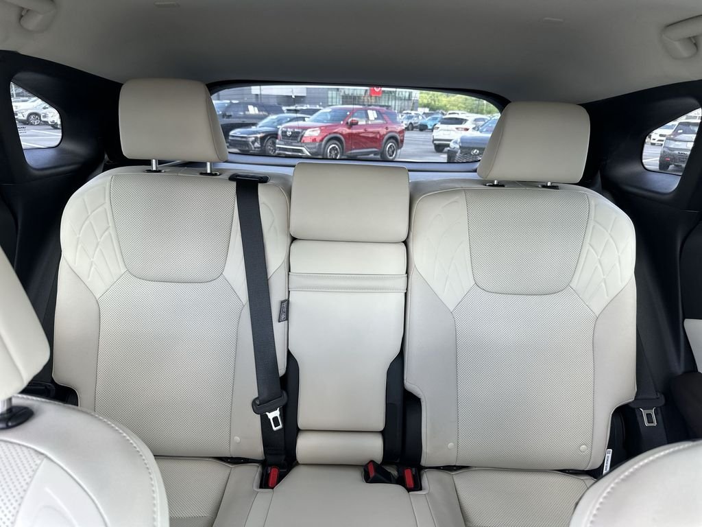 Used 2024  Lexus 350 Premium image 13
