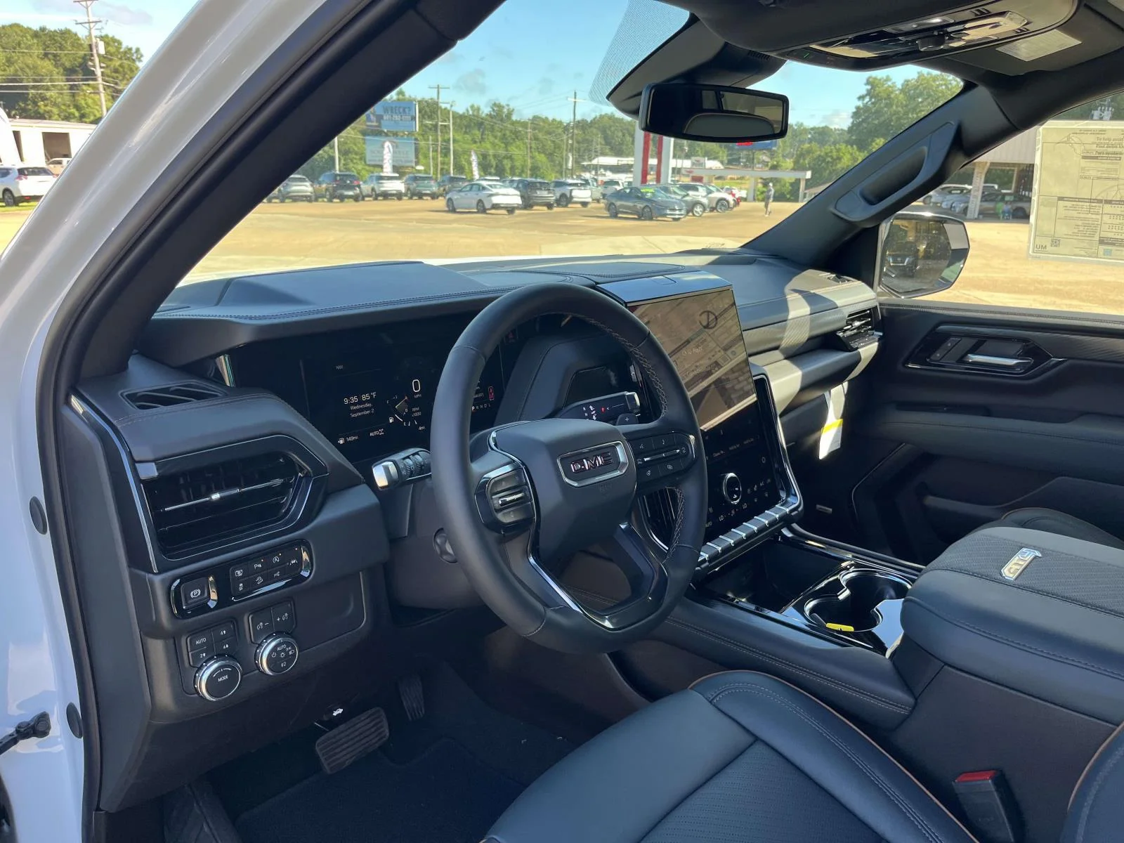 2026 GMC Yukon AT4 - Photo 13