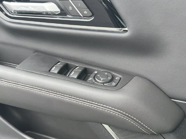 New 2026 Onyx Black GMC Elevation image 24