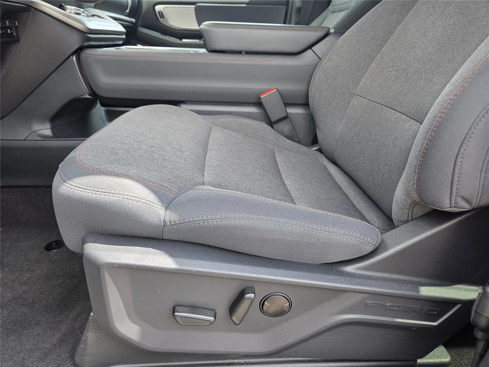 Used 2025 Agate Black Ford Active image 16