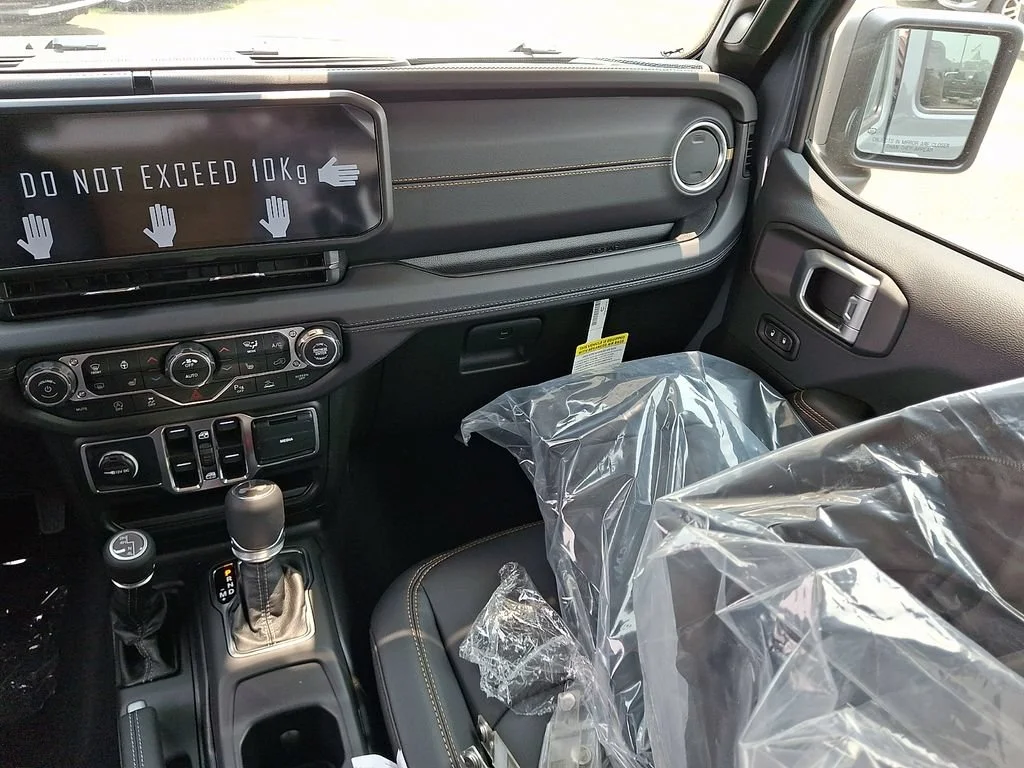 New 2026 Anvil Clearcoat Jeep Sahara image 12