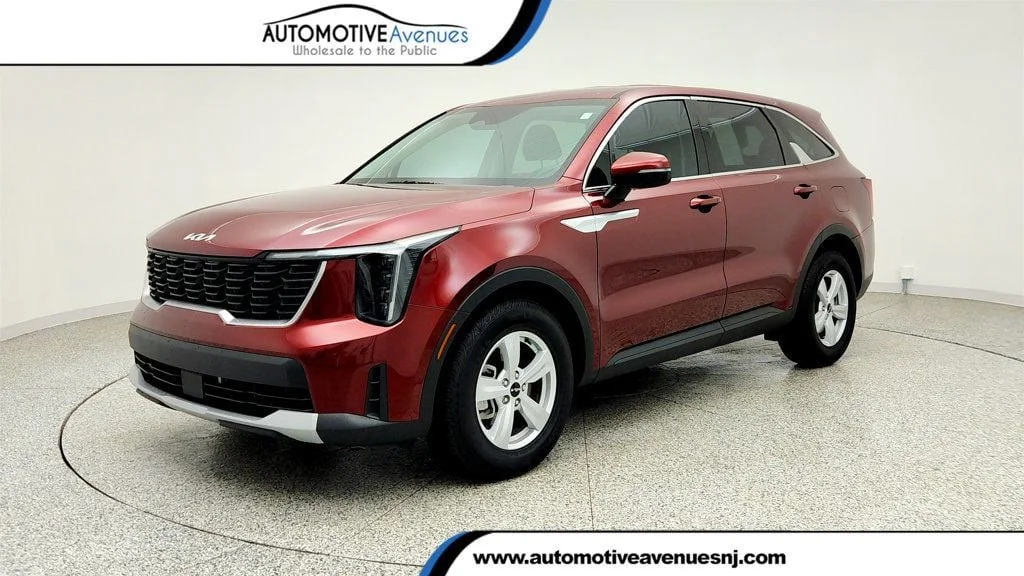 2025 Kia Sorento LX AT's photo