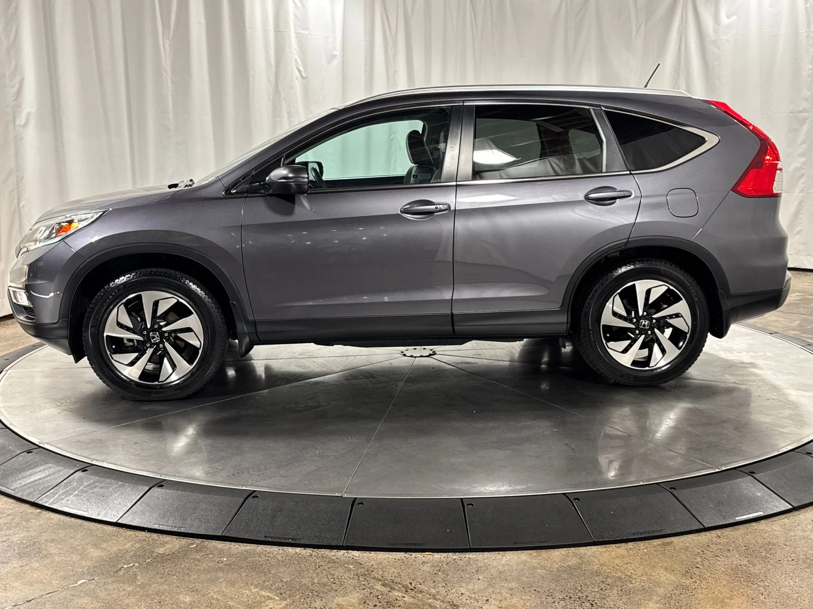 Certified Used 2016 Modern Steel Metallic Honda Touring image 8