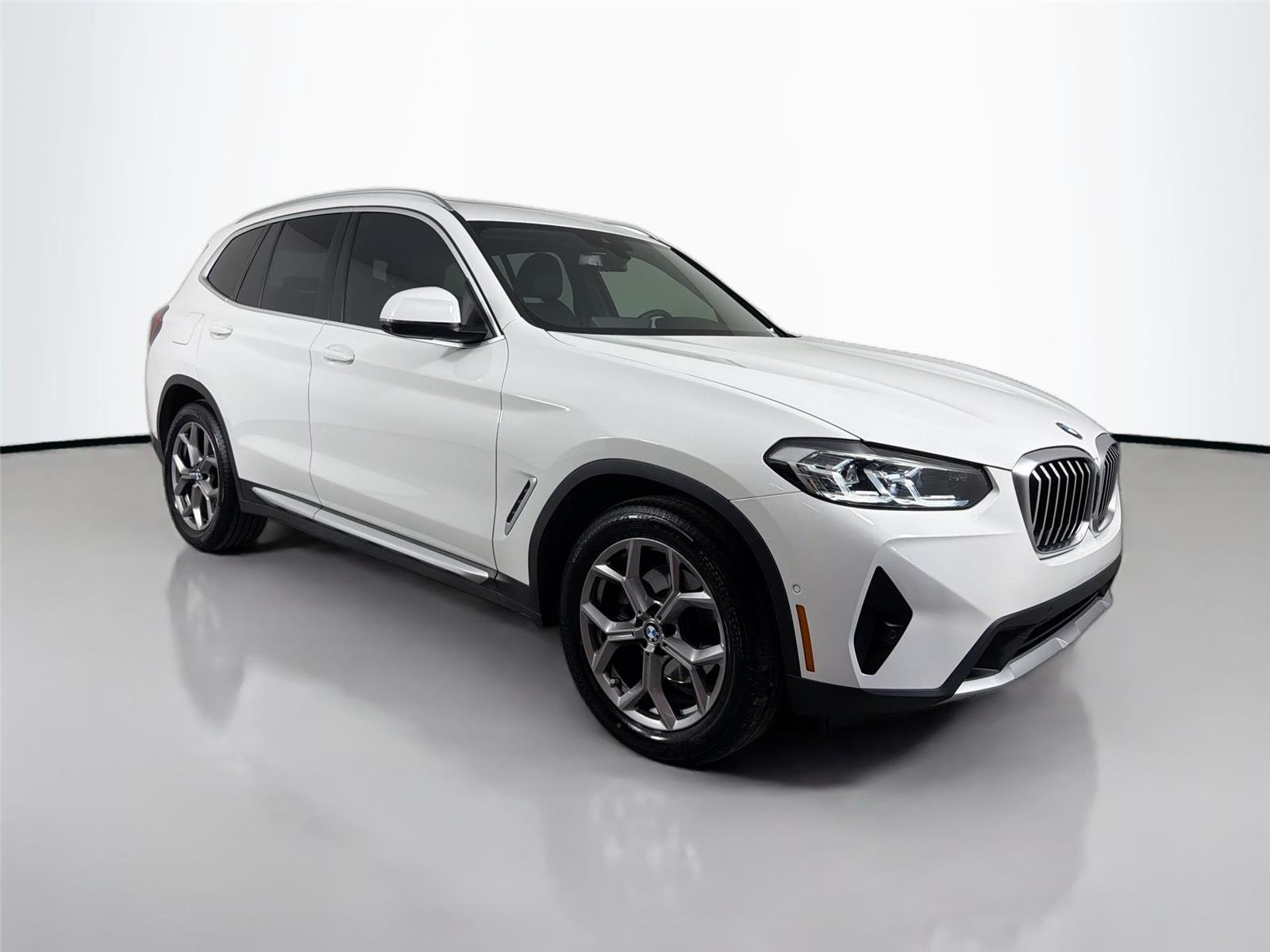 Certified Used 2023 Alpine White BMW sDrive30i image 3