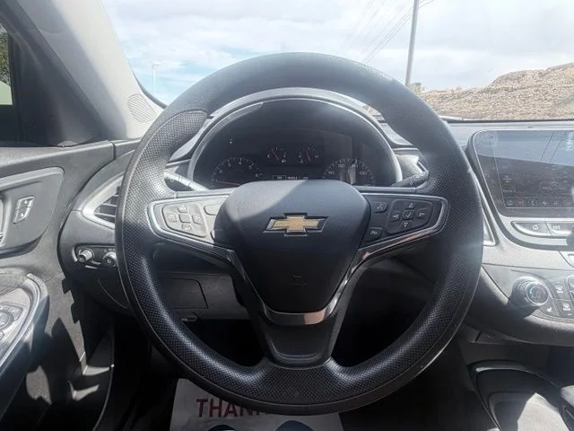 Used 2022 White Chevrolet LT image 9