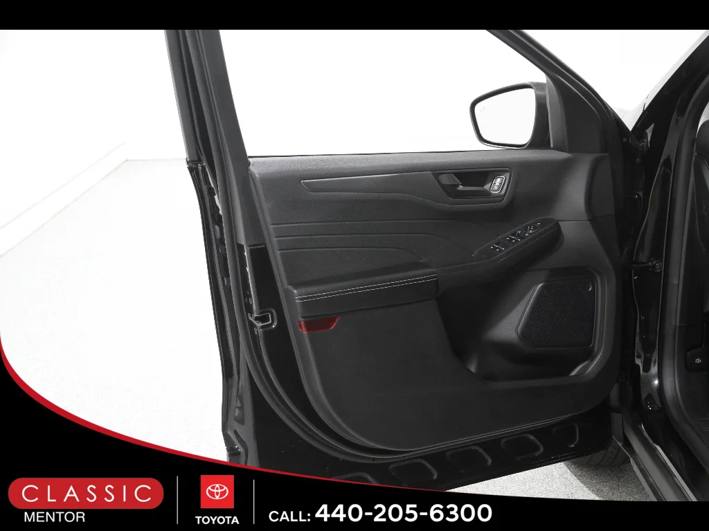 Used 2024 Agate Black Ford Active image 4