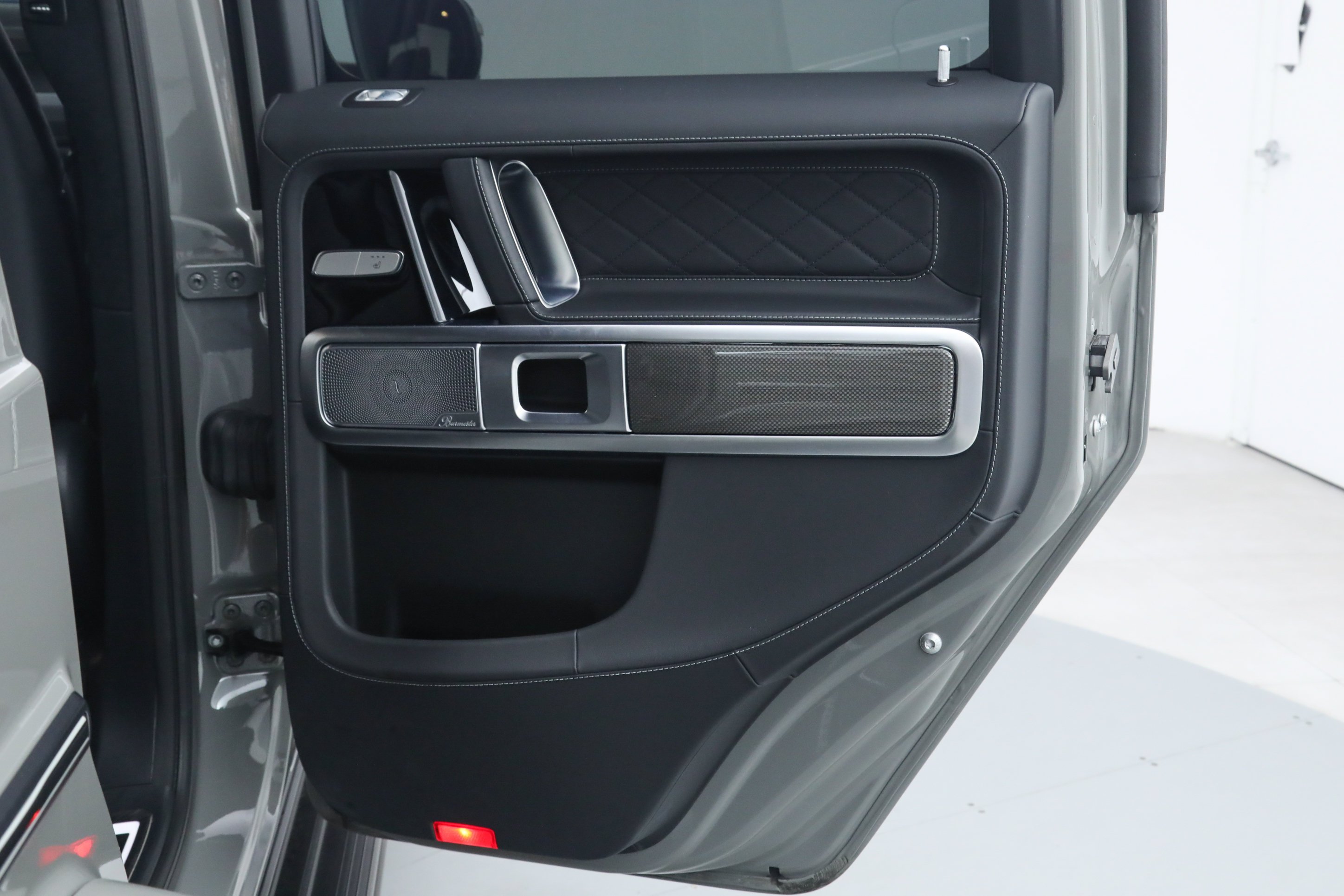 Used 2025 Gray Mercedes-Benz G 550 image 21