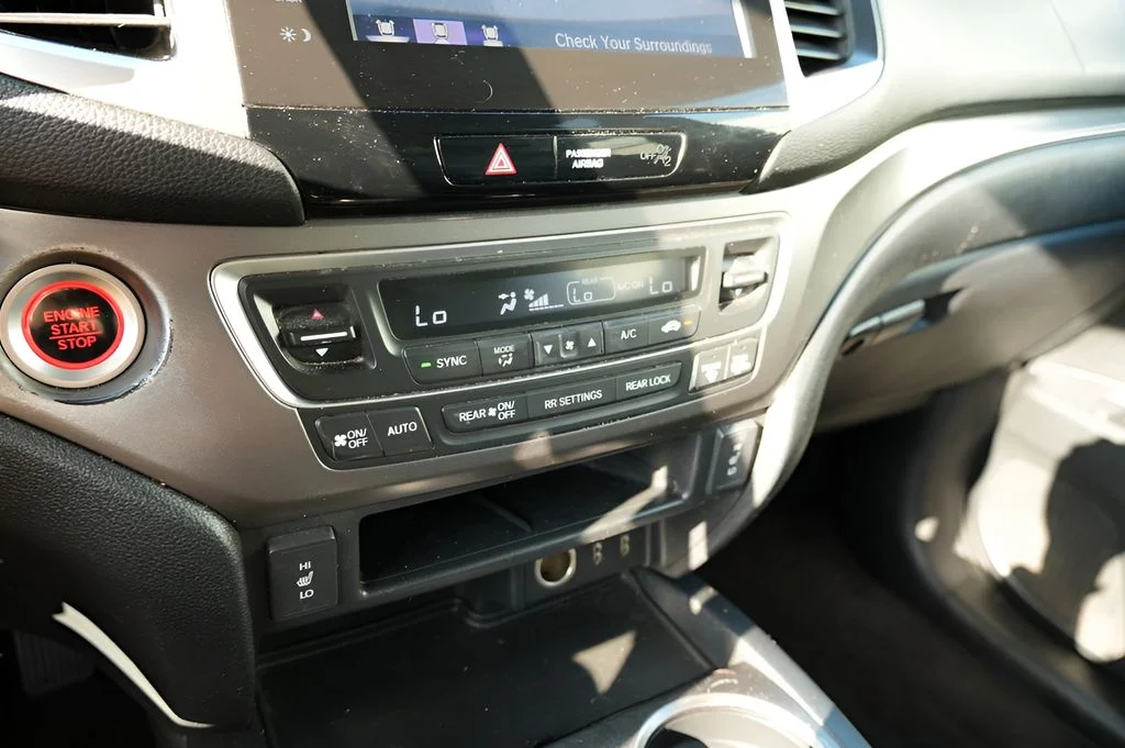 Used 2016 Black Honda EX-L image 28