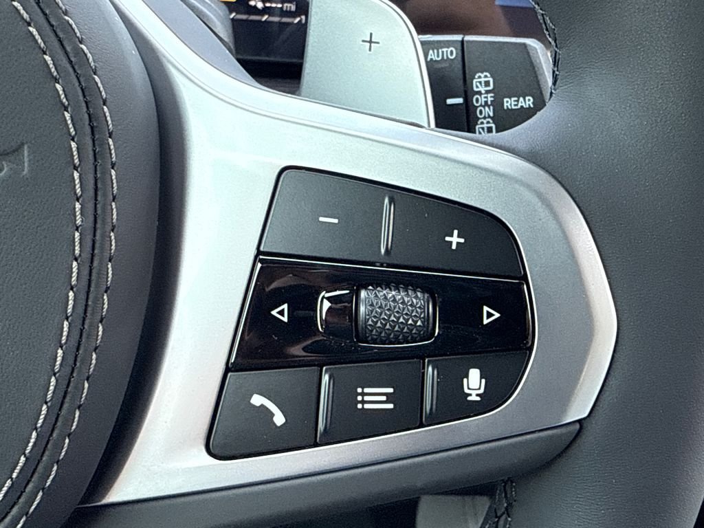 New 2026 Skyscraper Grey Metallic BMW xDrive50e image 29