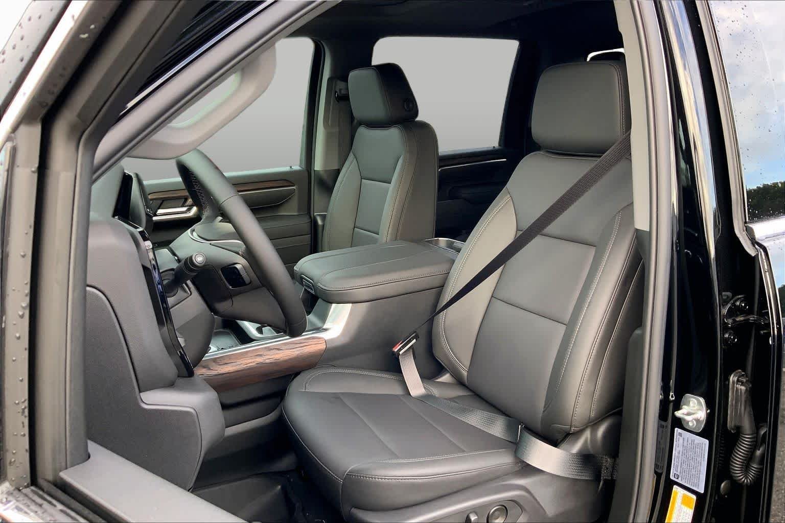 New 2026 Onyx Black GMC SLT image 9