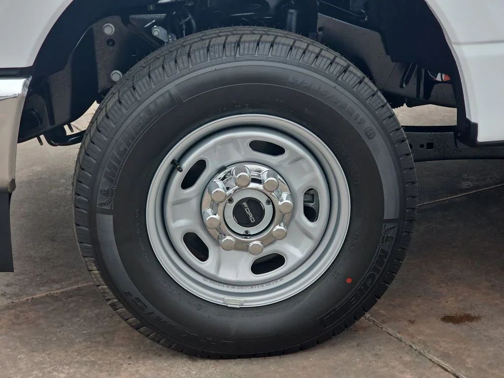 New 2026 Oxford White Ford F-250® XL image 35
