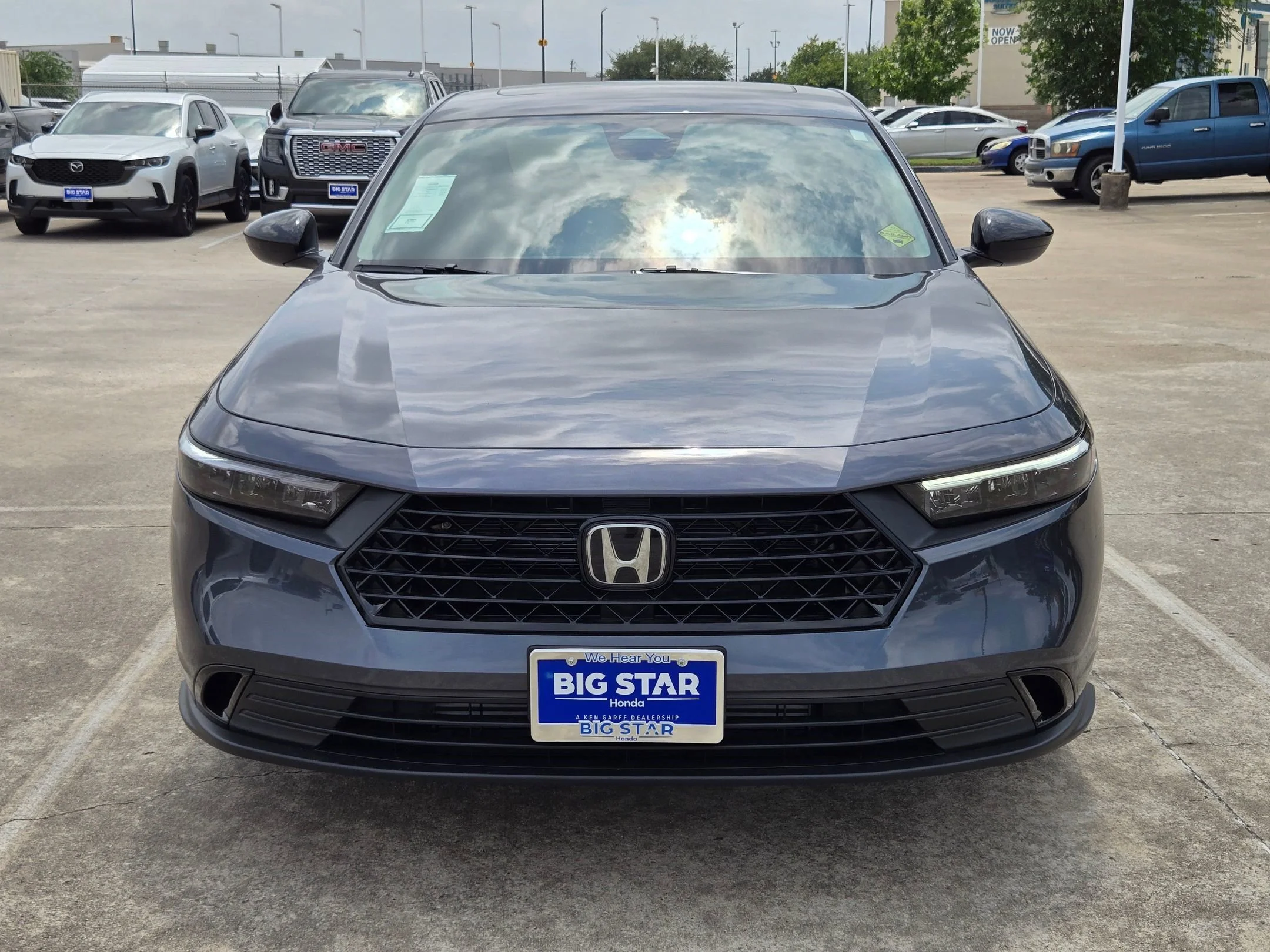 New 2026 Meteorite Gray Metallic Honda SE image 9