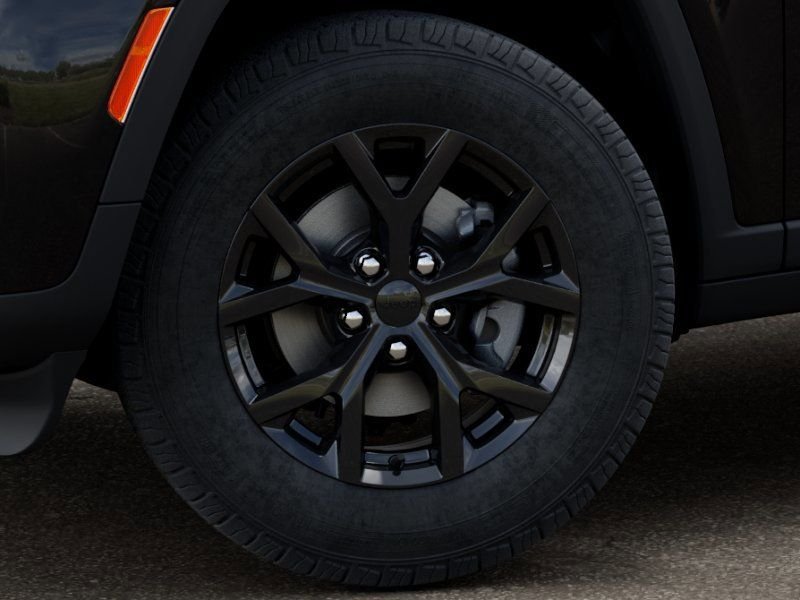New 2026 Diamond Black Crystal Pearl-Coat Exterior Paint Jeep Altitude image 8