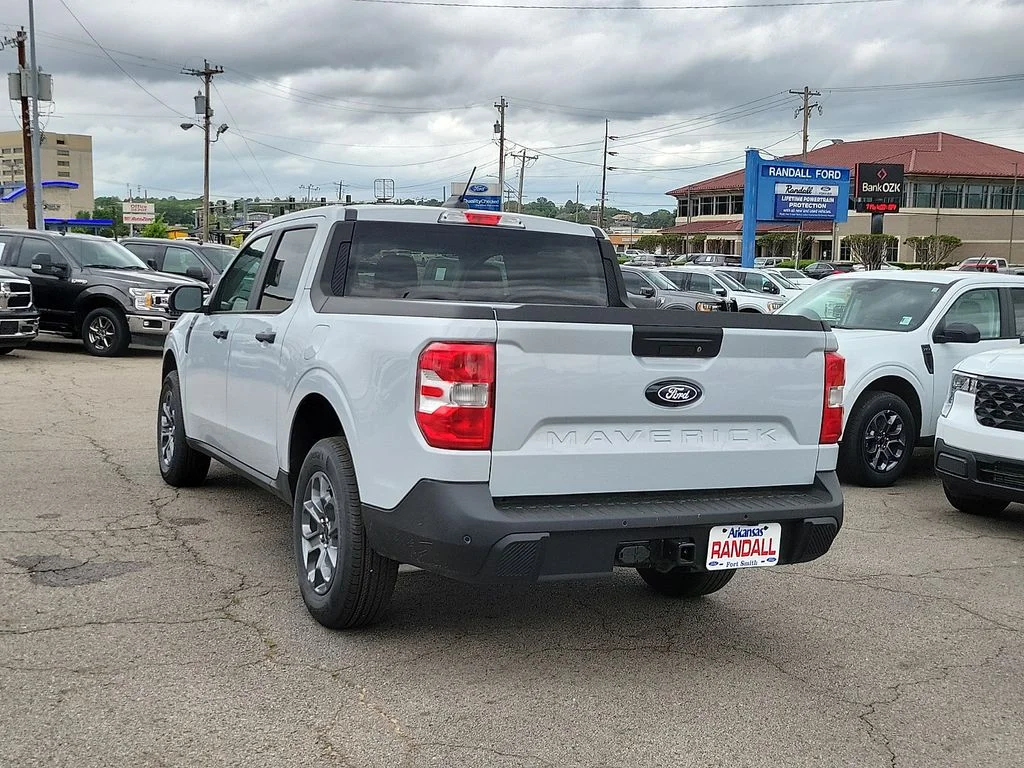 New 2026 Space White Metallic Ford XLT image 4