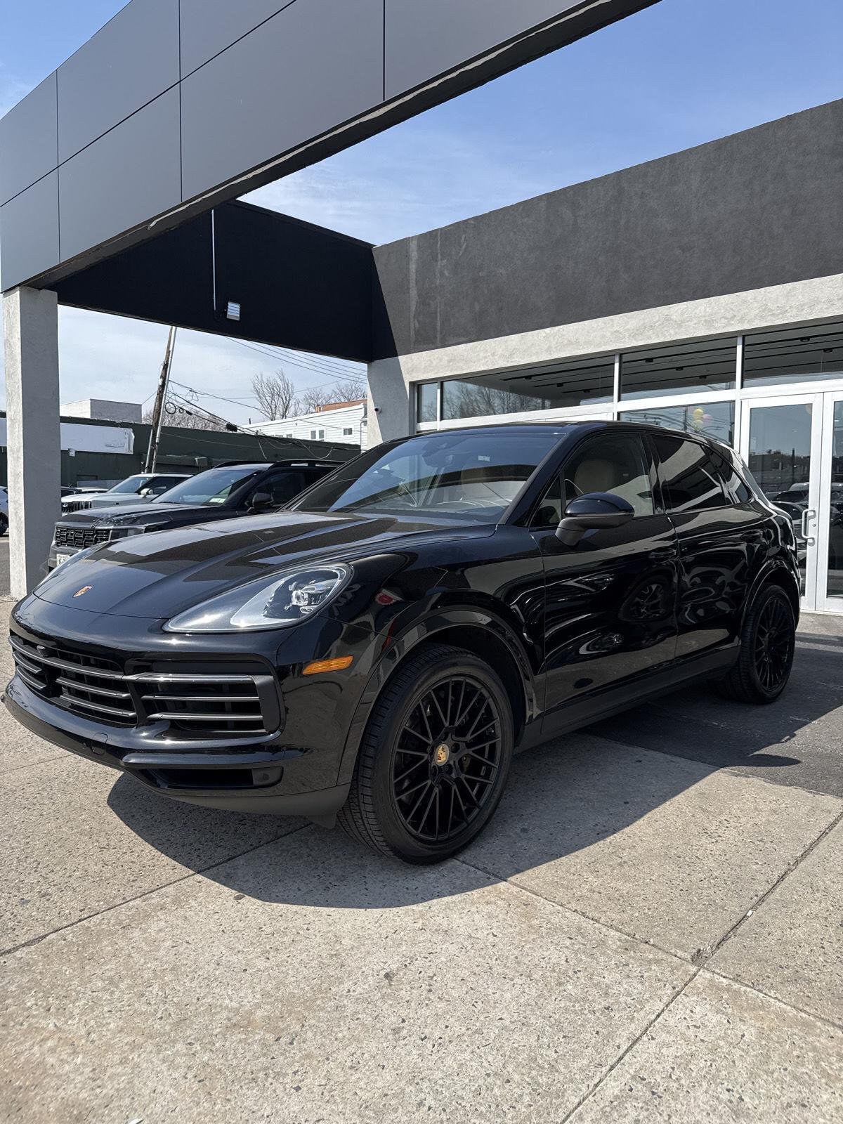 2023 Porsche Cayenne Base