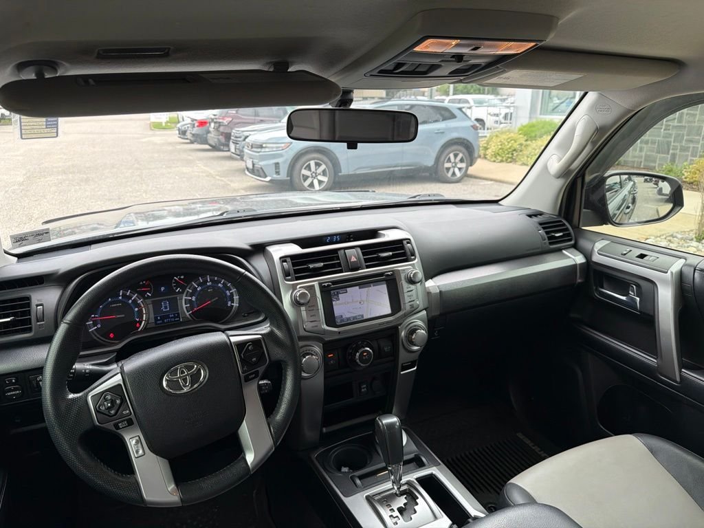 Used 2019 Gray Toyota SR5 image 12