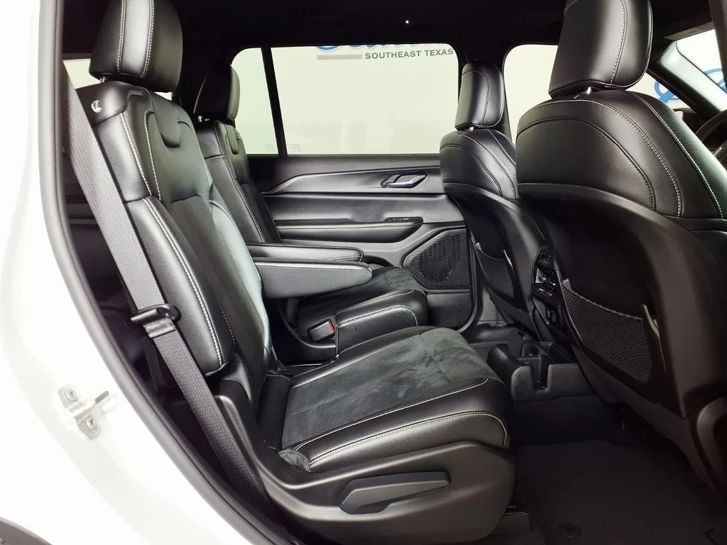 Used 2024 White Jeep Altitude X image 11