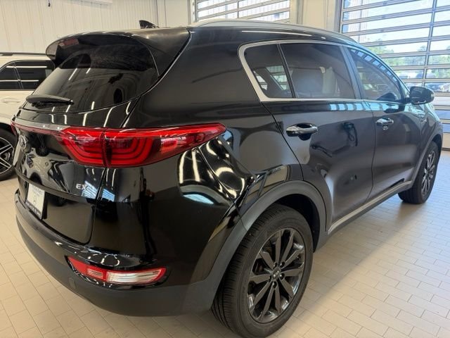 Used 2019 Red Kia EX image 5