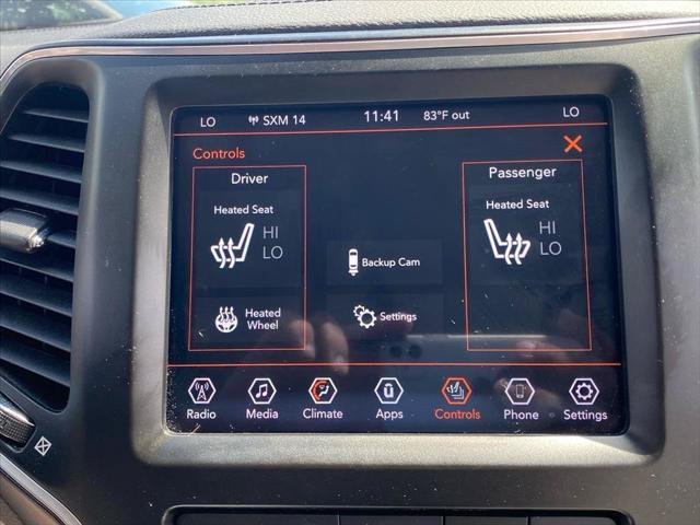 Used 2022 Diamond Black Crystal Pearlcoat Jeep Latitude Lux image 13