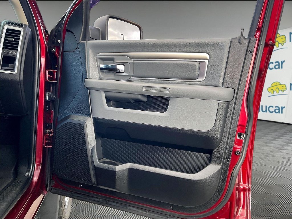 Used 2019 Delmonico Red Pearlcoat Ram Big Horn image 11