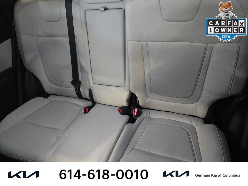 Used 2025 Black Hyundai SEL image 19