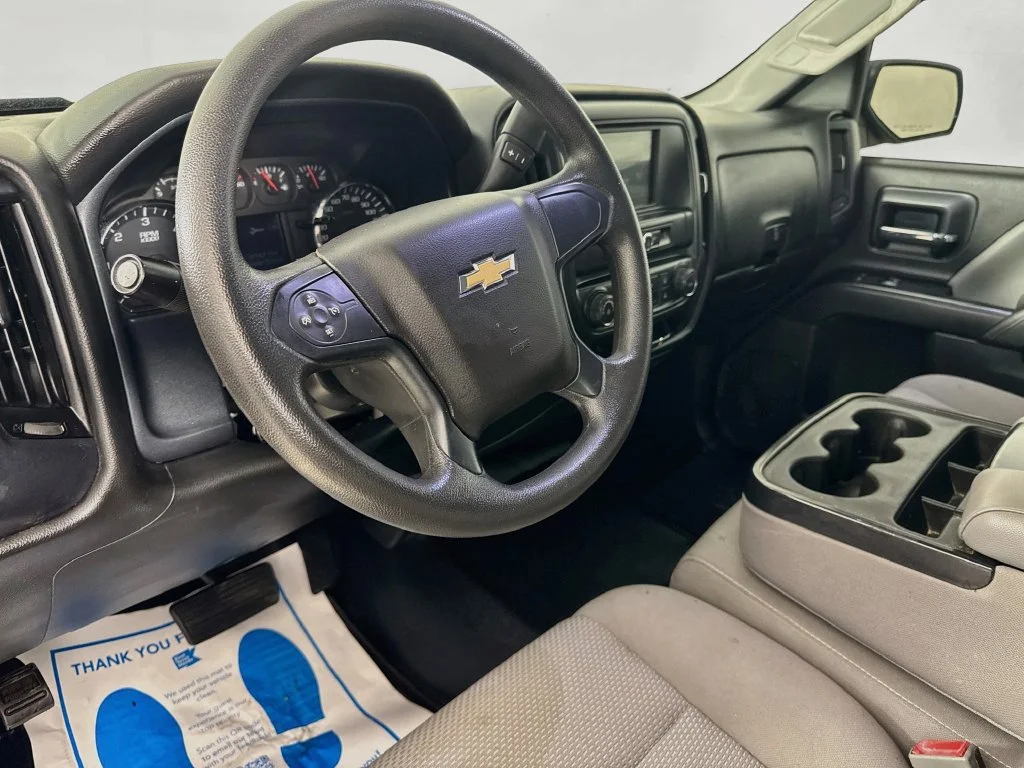 Used 2018 Black Chevrolet Custom image 9