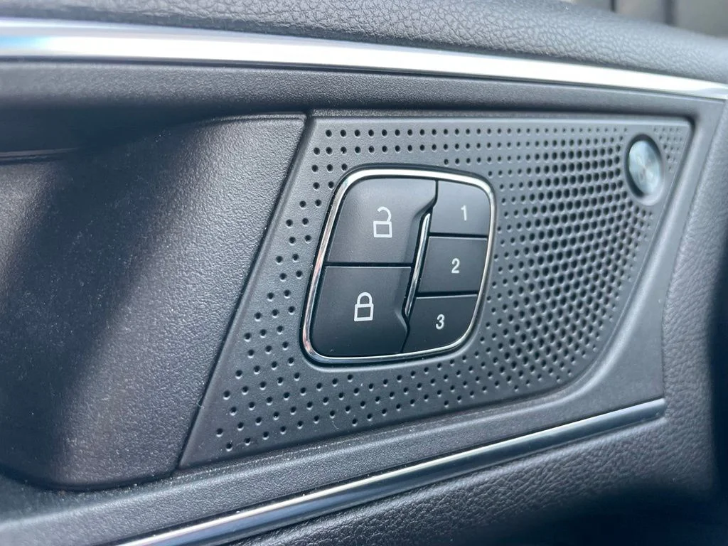 Used 2021 Black Metallic Ford Titanium image 25