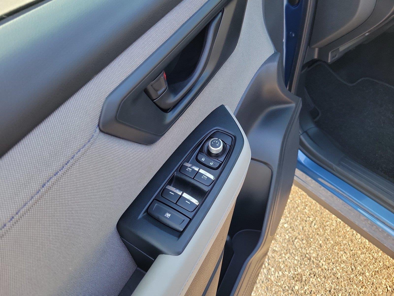 Used 2025 Horizon Blue Pearl Subaru Premium image 17