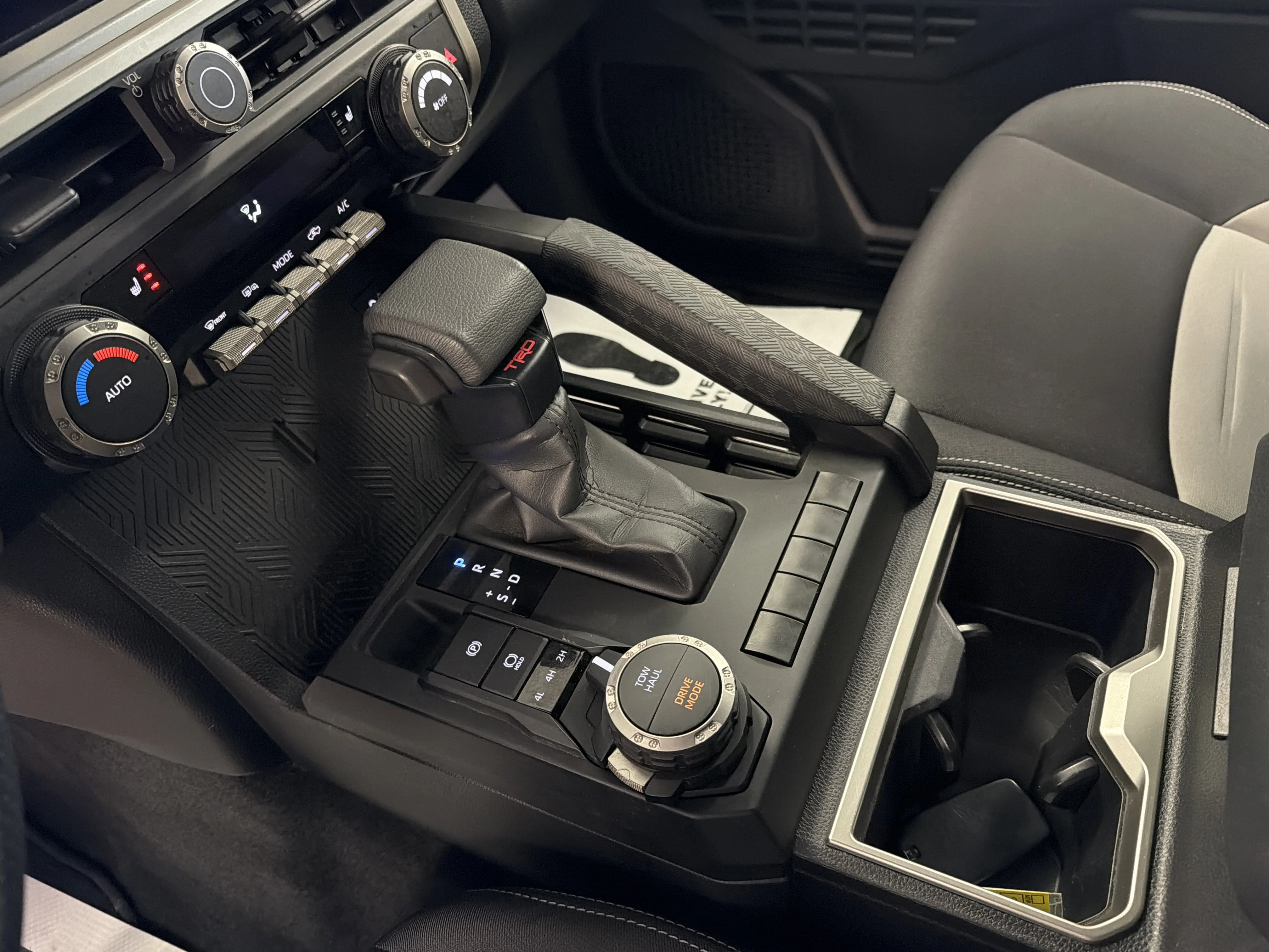 2024 Toyota Tacoma TRD Sport - Photo 18