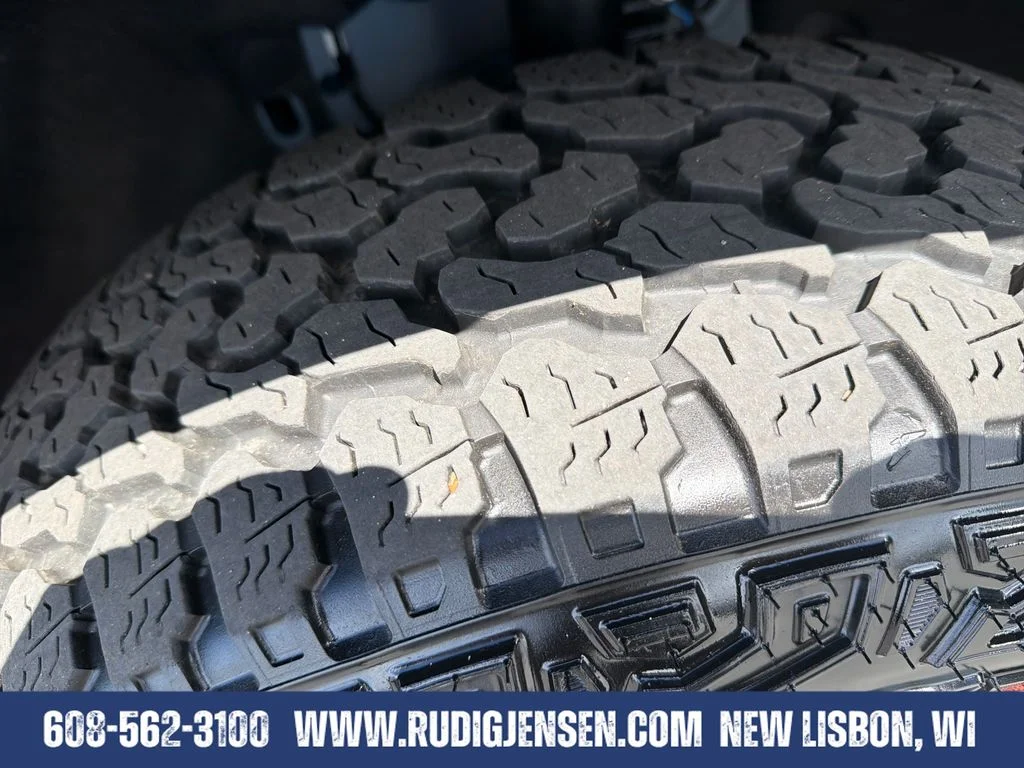Used 2025 Gray Ford Tremor image 31