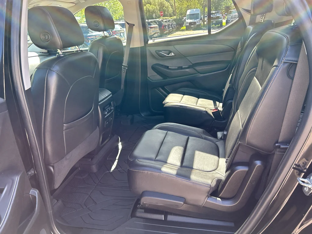 Used 2021 MOSAIC BLACK METALLIC Chevrolet RS image 12