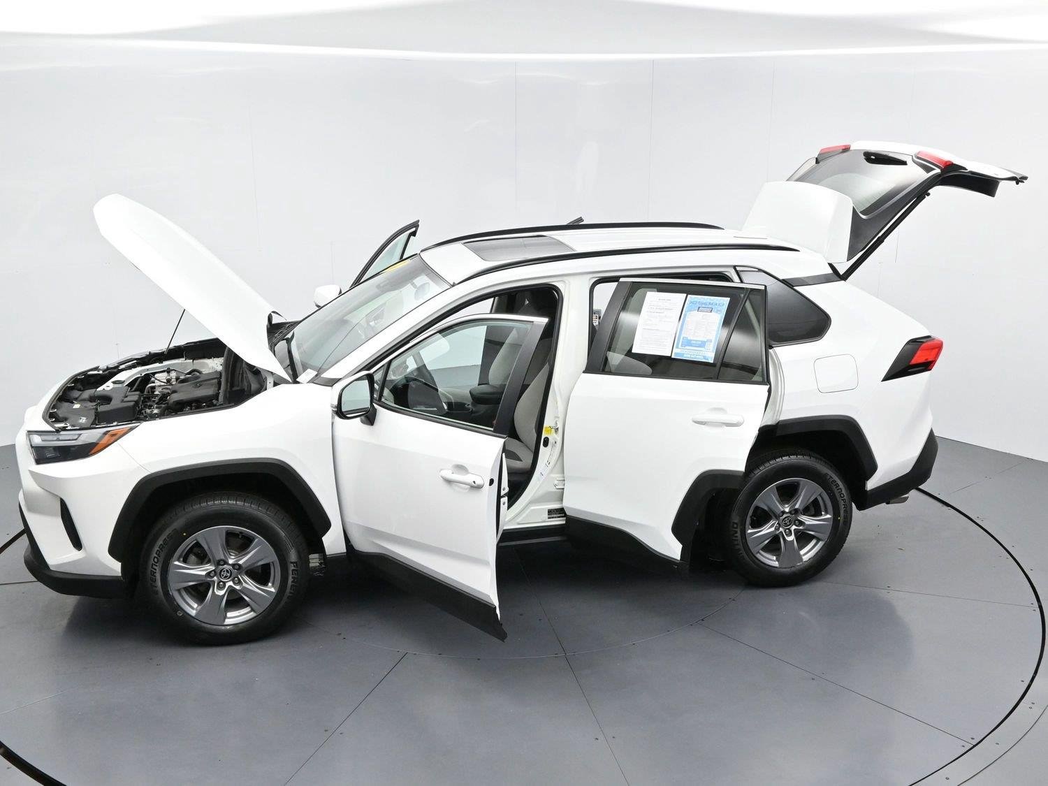 Used 2022 White Toyota XLE image 44