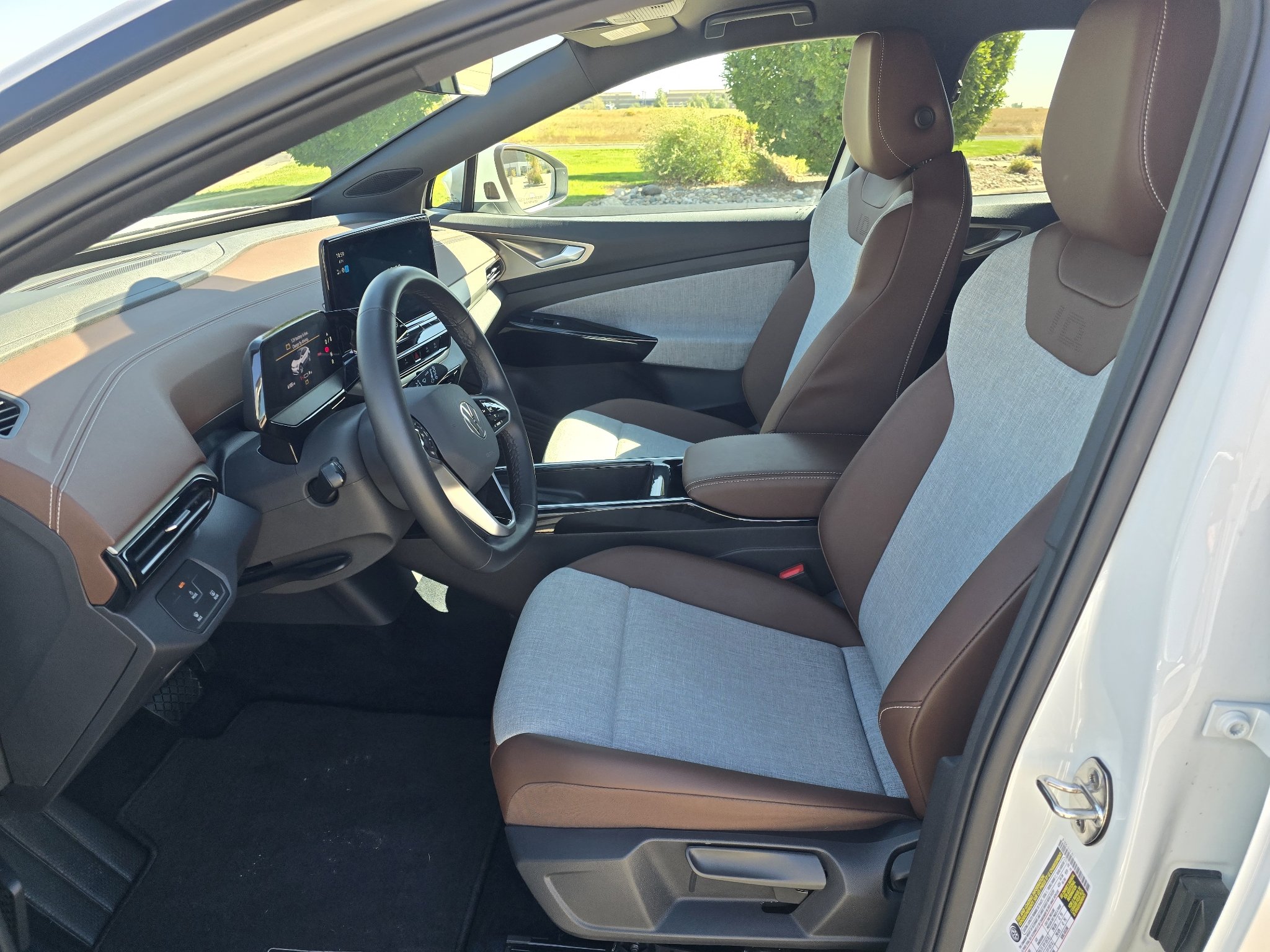 Used 2023 Pure White Volkswagen Standard image 11