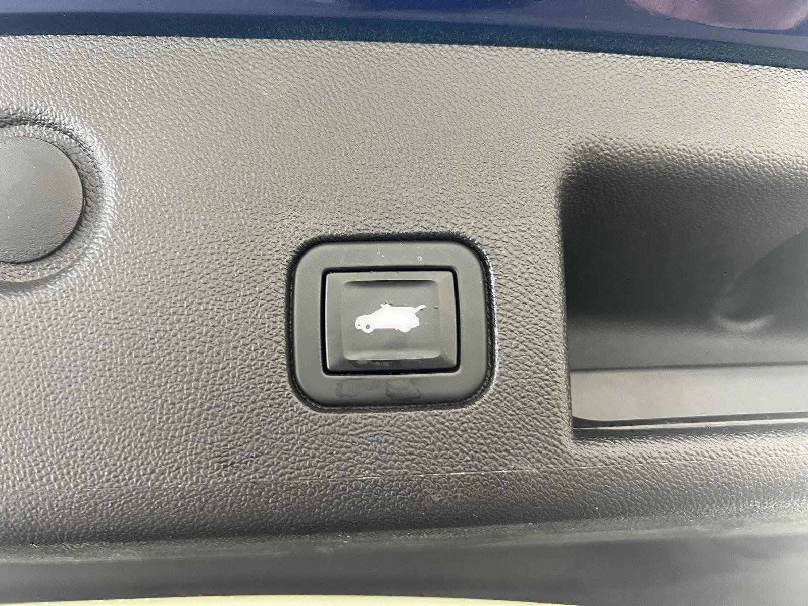 Used 2022 BLUE GLOW METALLIC Chevrolet LT image 30