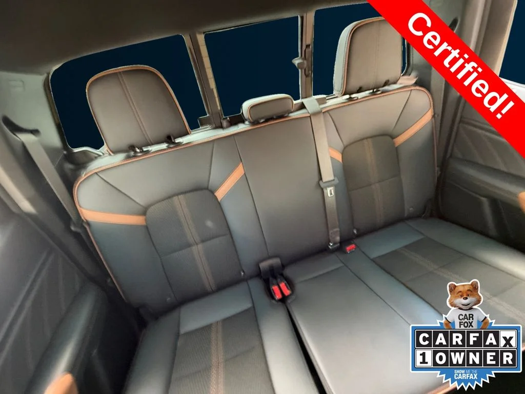 Used 2025 White GMC AT4 image 18