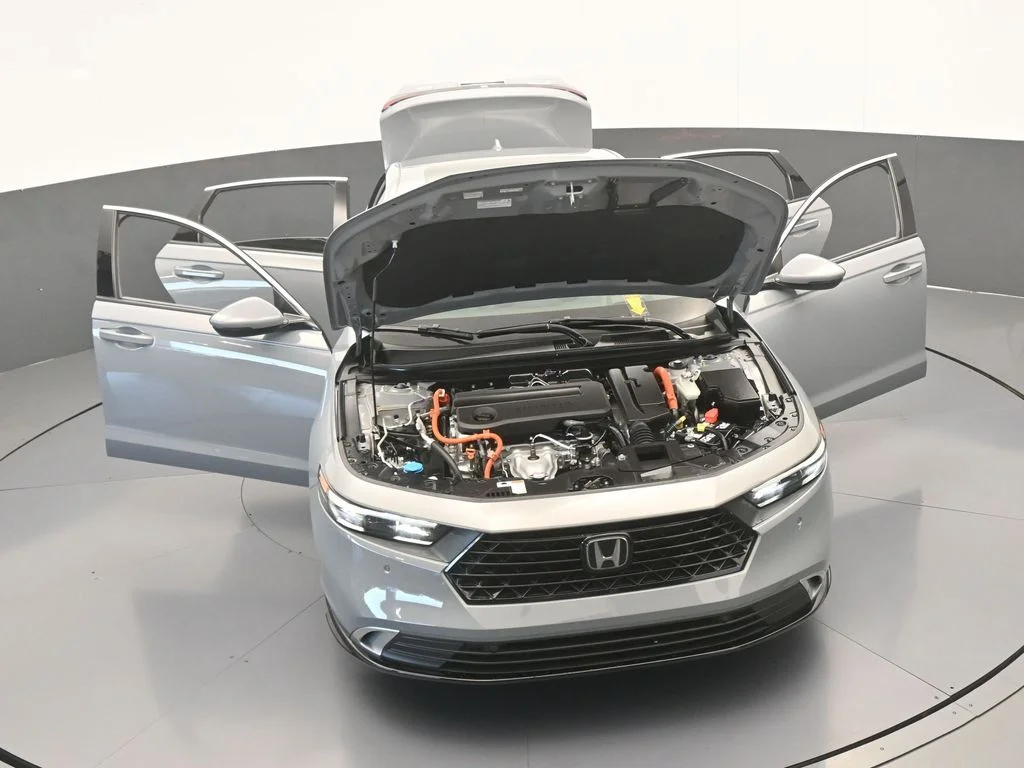 Used 2024 Solar Silver Metallic Honda Touring image 68