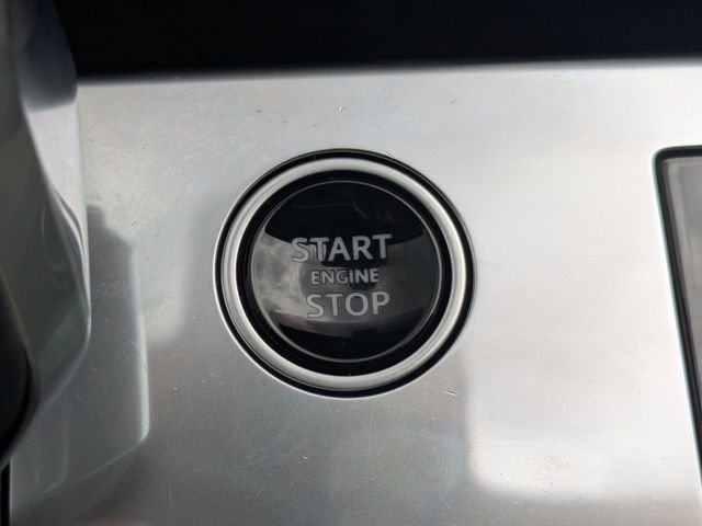 Used 2023 Fuji White Land Rover Autobiography image 32