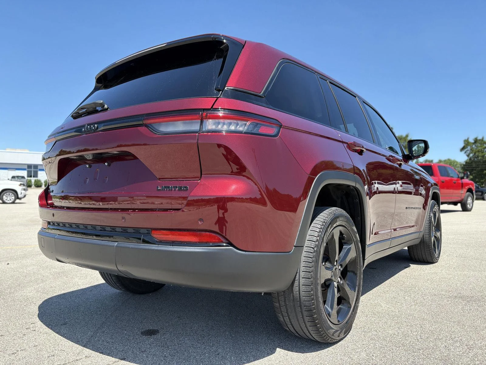 Used 2023 Velvet Red Pearlcoat Jeep Limited image 21