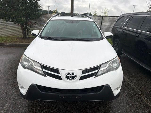 Used 2013 White Toyota XLE image 5