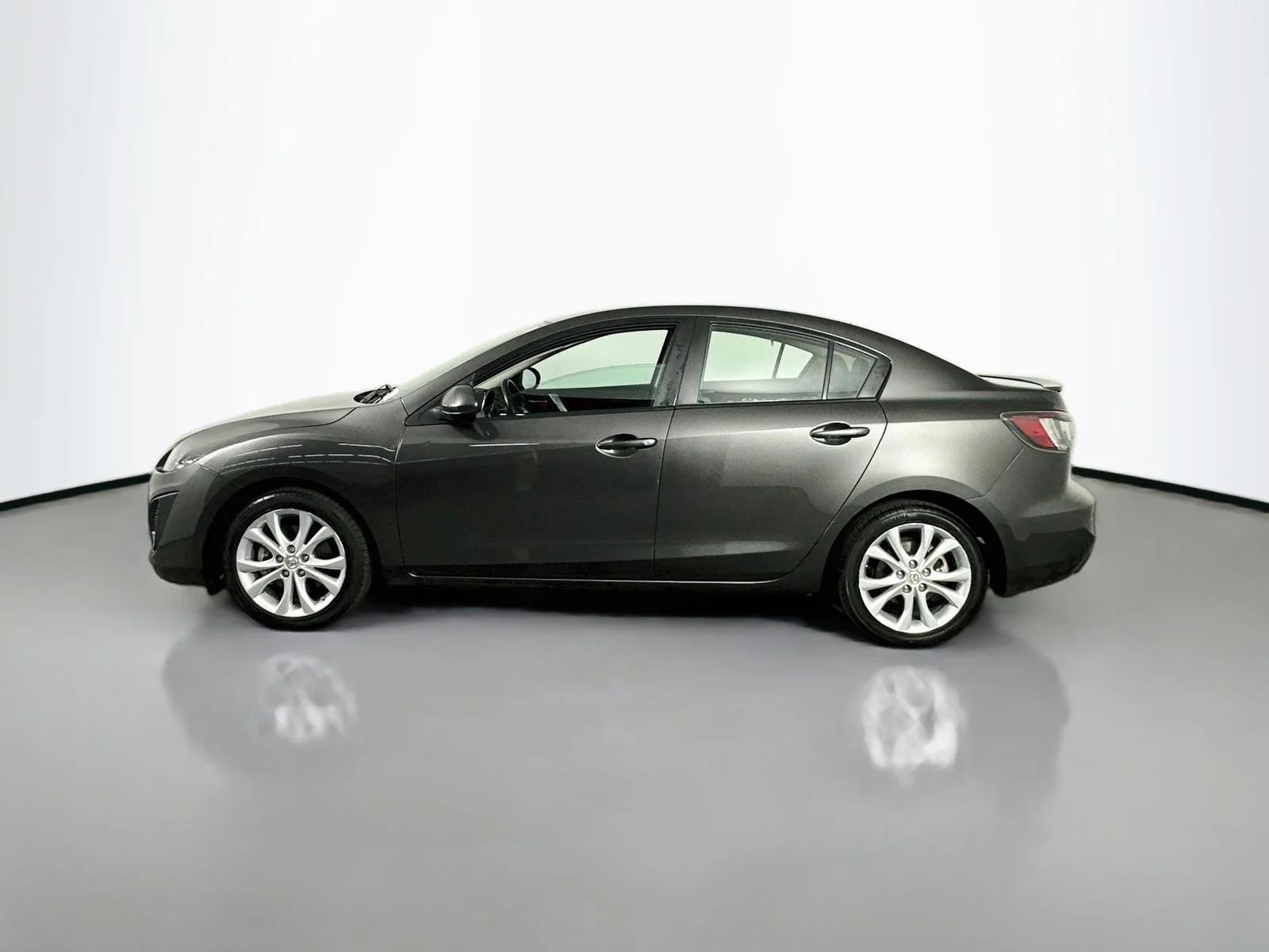 Used 2010 Graphite Mica Mazda s Grand Touring image 4